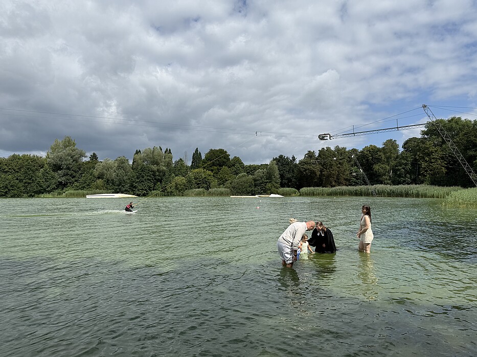 Open-Air-Tauffest in Pinneberg in Wasserski-Arena