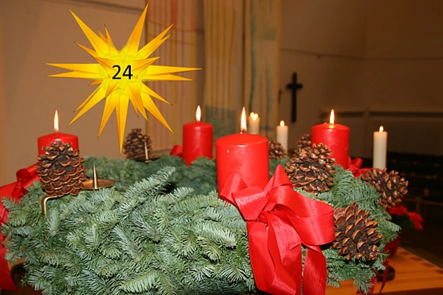 Digitaler Adventskalender mit Weihnachtskranz