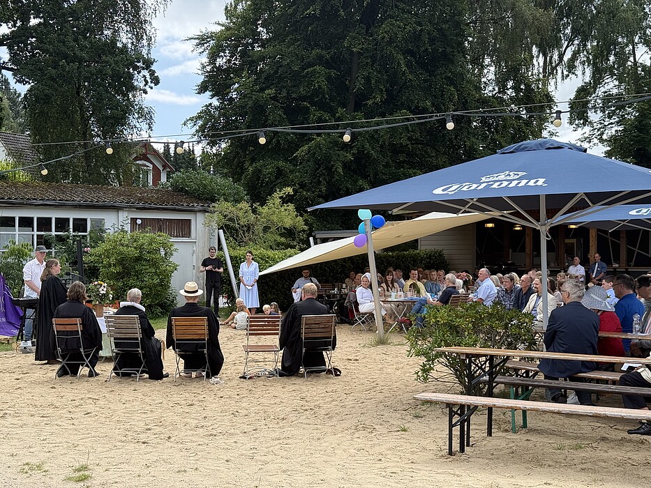 Open-Air-Tauffest in Pinneberg mit Bischöfin Fehrs