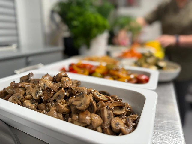 Gemüse im Gastraum vom Haus der Kirche