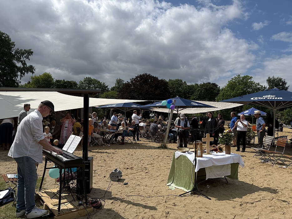 Open-Air-Tauffest in Pinneberg mit Bischöfin Fehrs